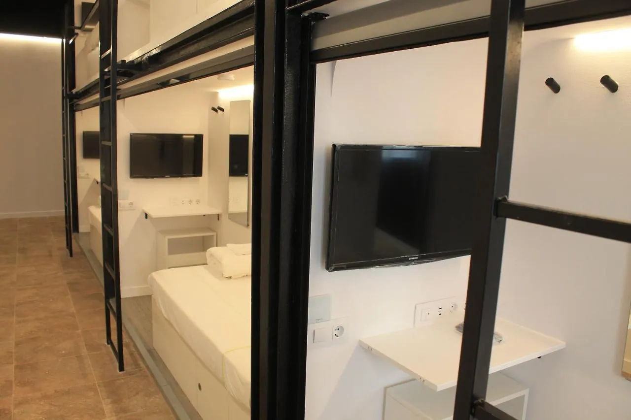 M Pods Malaga Ξενοδοχείο 2*,