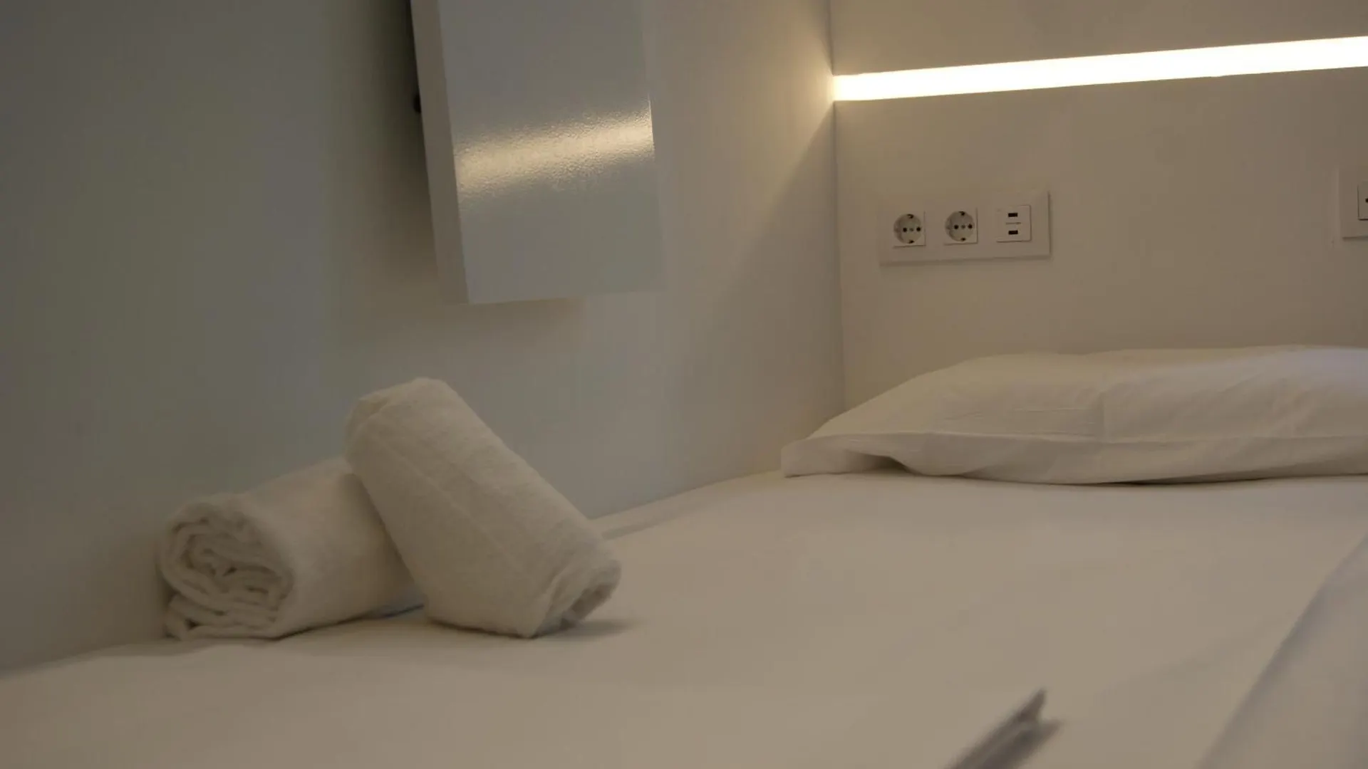 Capsule hotel M Pods Malaga Hotel