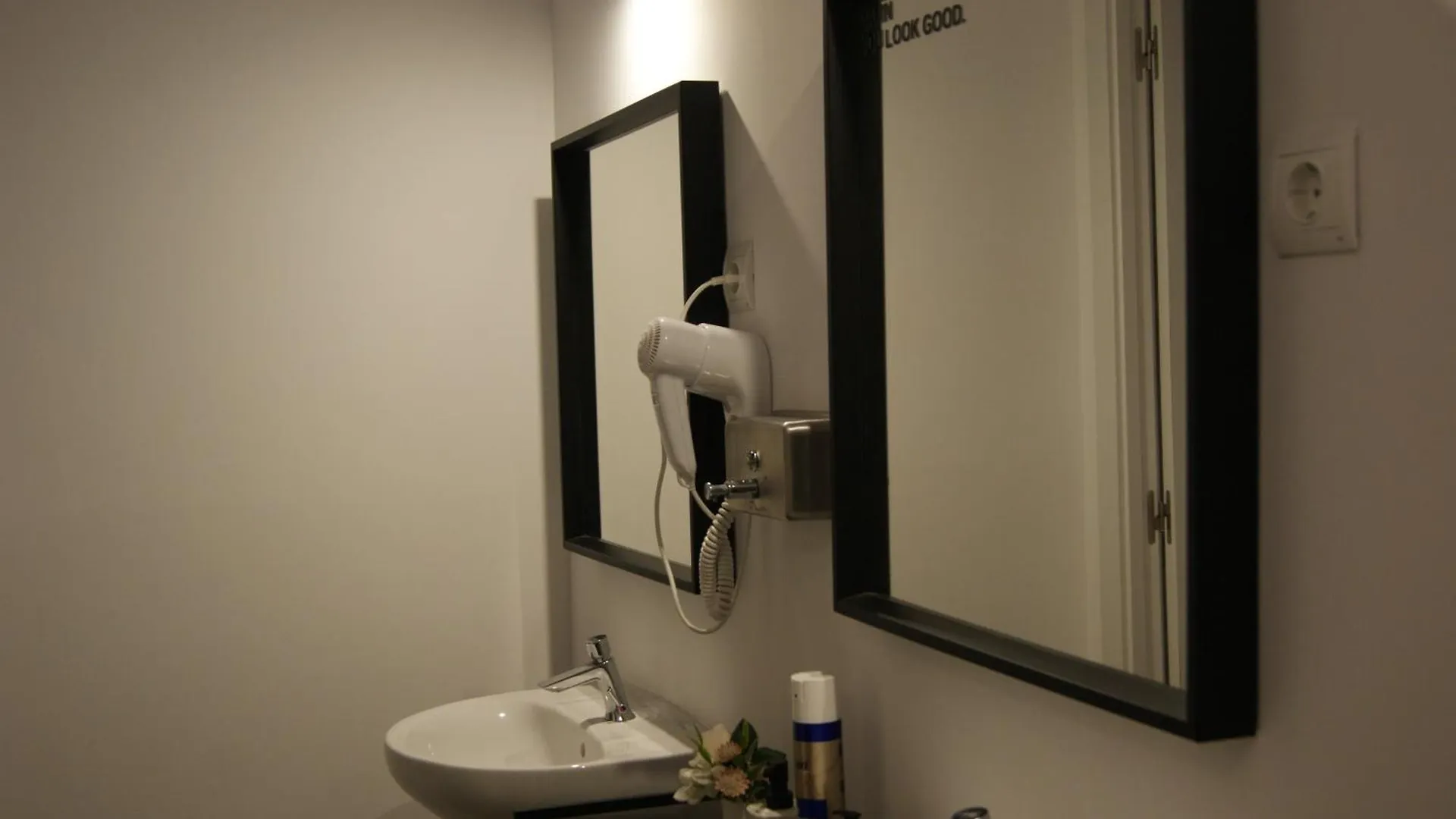 M Pods Malaga Hotel 2*,