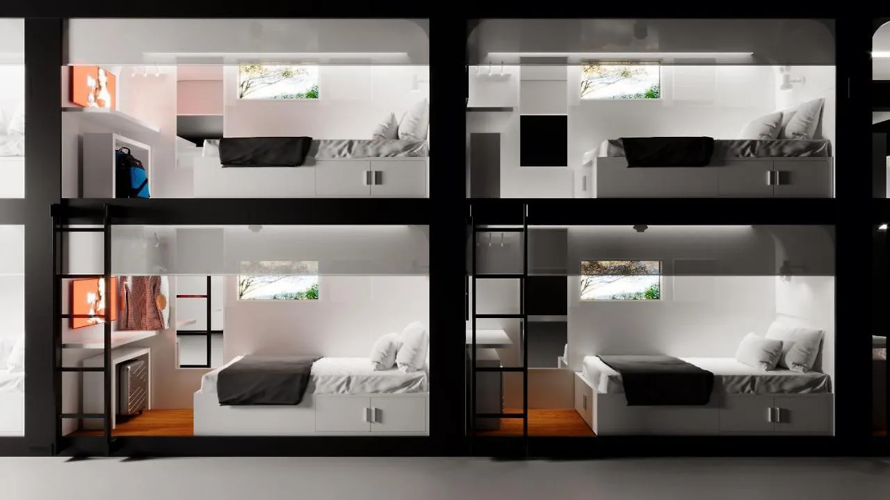 Capsule hotel M Pods Malaga Hotel